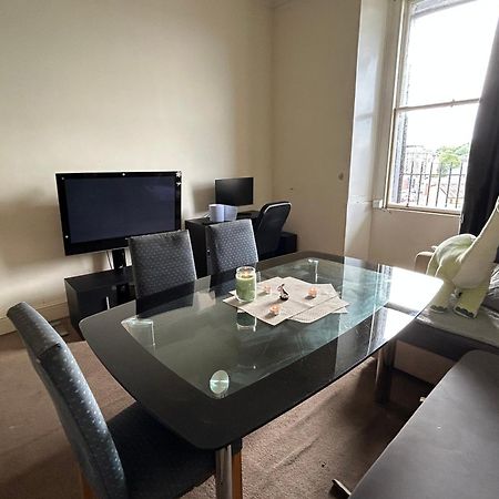 Comfy 2 Bedroom Flat Near Edinburgh City Center Extérieur photo